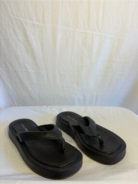 Public Desire Black Platform Flip Flop Sandals